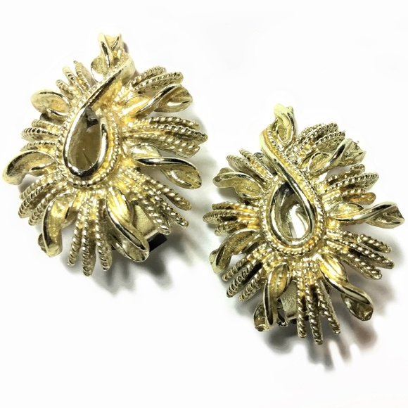 c1960 Signed Coro Modernist Twisted Ribbon Gold Plated Clip Earrings - Picture 1 of 2